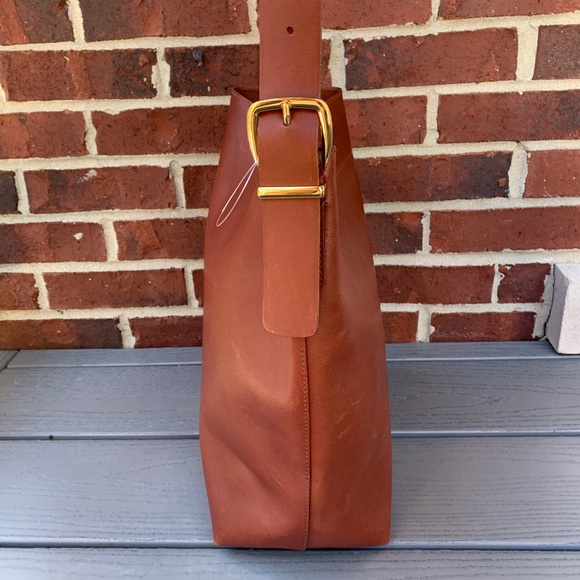 Madewell The Essential Bucket Tote - Picture 2 of 13